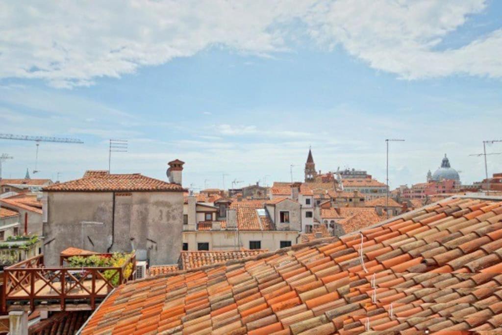 On The Roofs To Piazza San Marco - Venezia Apartment ภายนอก รูปภาพ